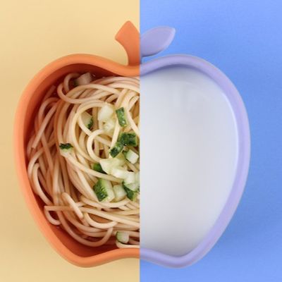 Copo de sucção de silicone para bebê de qualidade alimentar Copo de alimentação de silicone em forma de maçã recipientes de mesa seguros e inodoro